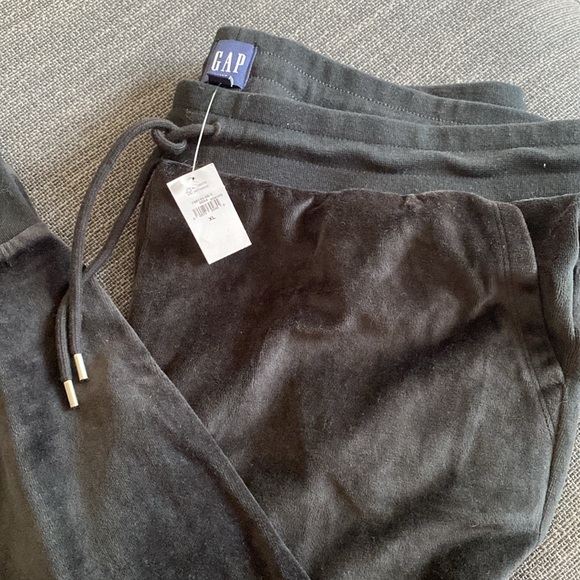 Nwt GAP velour joggers SET XL - Picture 4 of 7